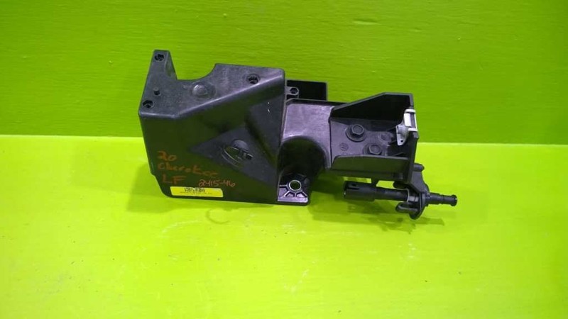 19 20 JEEP CHEROKEE 2.4L AT LEFT FRONT HEADLIGHT BRACKET OEM 2415-46