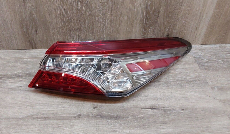 2021-2023 TOYOTA CAMRY REARRH TAILLIGHT LED LAMP ASSY OEM