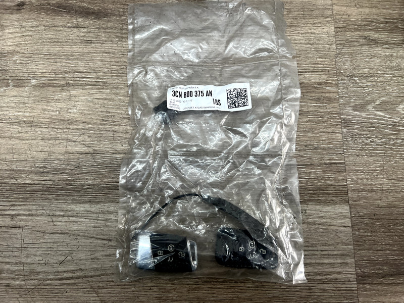 Volkswagen LockcylASSY OEM Part# 3CN 800 375 AN