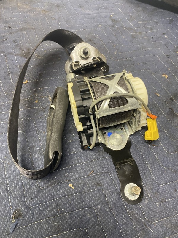 2008 Chevrolet Impala Left Front Seat Belt OEM