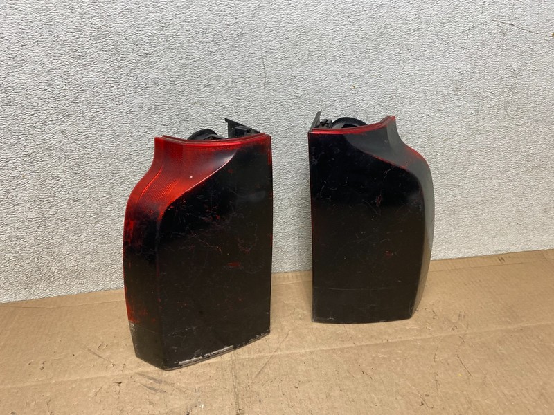 2005 to 2007 Volvo Xc70 V70 Left+Right set Tail Lights Oem R7736 PS