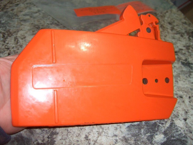 Husqvarna 272xp clutch cover 503 57 29 NOS OEM chainsaw part onlybin 516