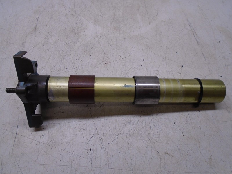 Q1 Evinrude Johnson 375964 Swivel Flange Tube Casing Housing 0375964