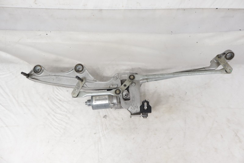 ✅ 14 15 16 17 Mercedes S550 W222 Front Windshield Wiper Linkage W/Motor OEM