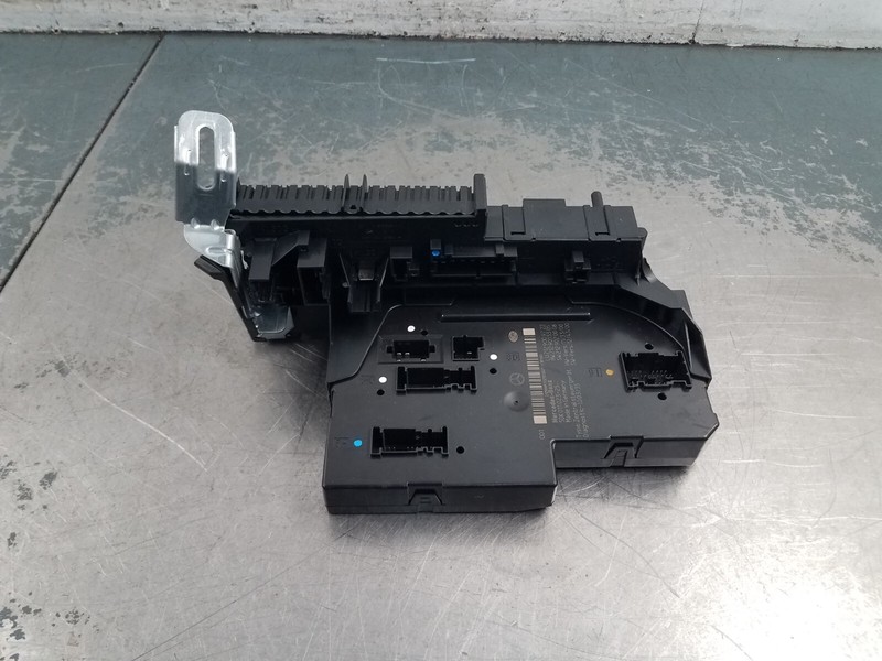 2014 Mercedes AMG CLS 63 S Rear SAM Relay Fuse Box #4700 E2