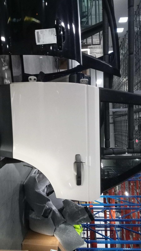 2010 Land Rover Range Rover Sport Left Door White 134K Miles OEM Used Part