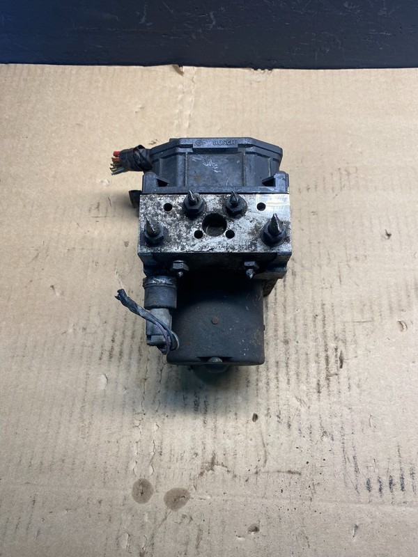 2002 to 2005 BMW X5 ABS Anti-Lock Brake Pump Module OEM AB7404 DG