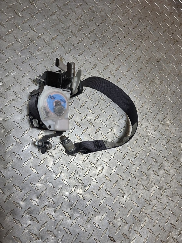 2010 Kia Soul Rear Driver Left Seat Belt Assembly Tested Oem
