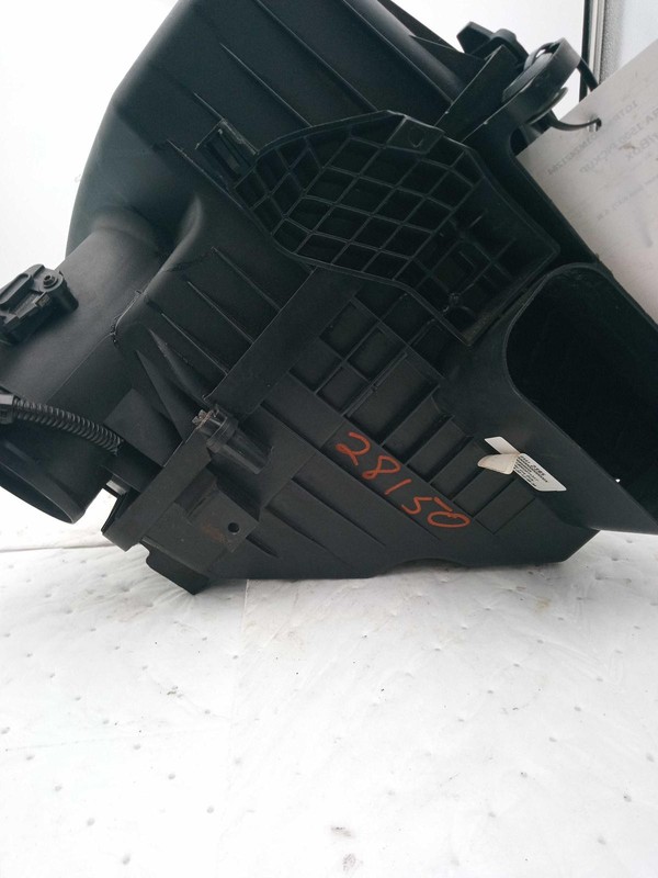 2021 GMC Sierra 1500 Air Cleaner Assembly OEM 98K Miles Used 86529268