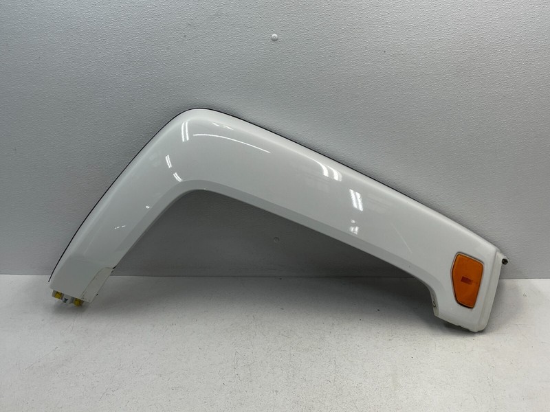 2006-2010 Hummer H3 Front Right Fender Flare Wheel Arch Trim White 1531 OEM