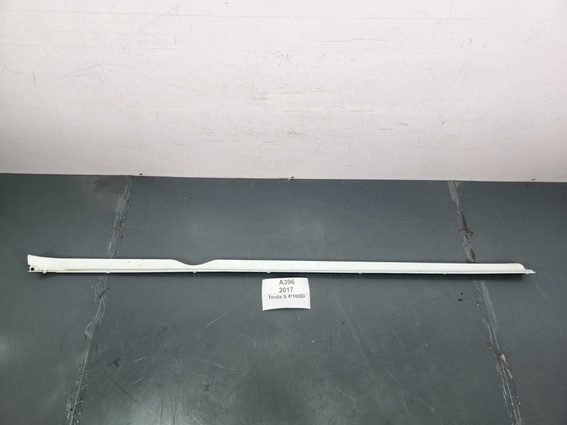 ✅12-20 OEM Tesla Model S Left Rocker Panel Scuff Plate Molding White PPSW *