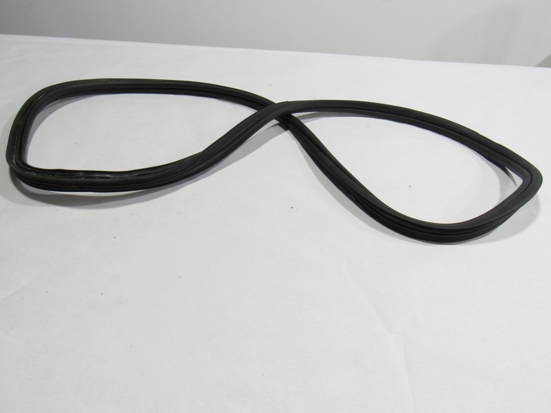 08-12 Maserati Granturismo S 2010 Rear Trunk Lid Boot Weather Strip Seal :O