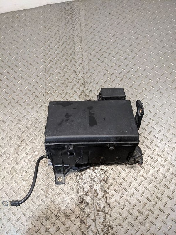 Fuse Box Engine Thru 7/05 Fits 03-05 4 RUNNER 1169982