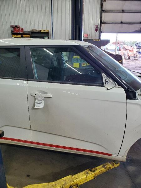 Passenger Front Door Canada Market Without Privacy Tint Fits 20 SOUL 282596