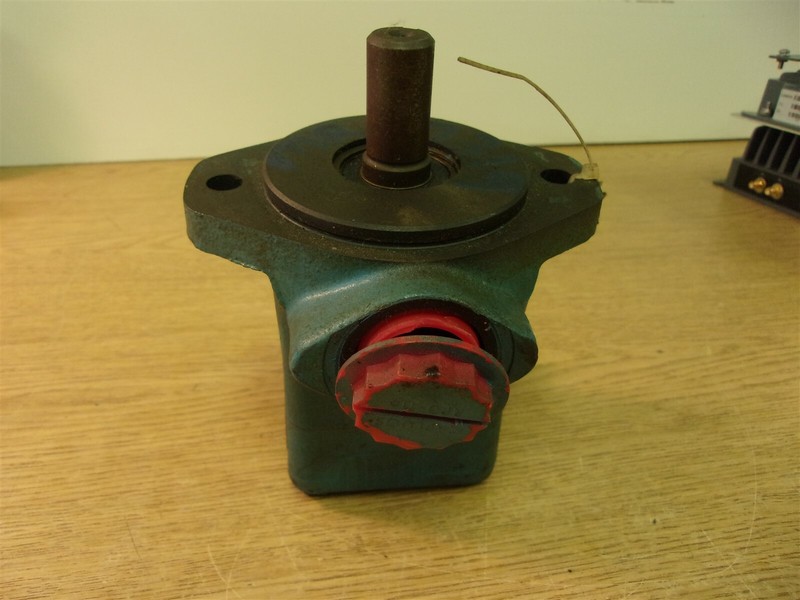 Vickers V10 1S4S LA20 Hydraulic Vane Pump *FREE SHIPPING*