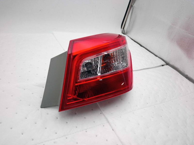 2017 Nissan Sentra Right Tail Light Assembly Black OEM Used 19000 Miles