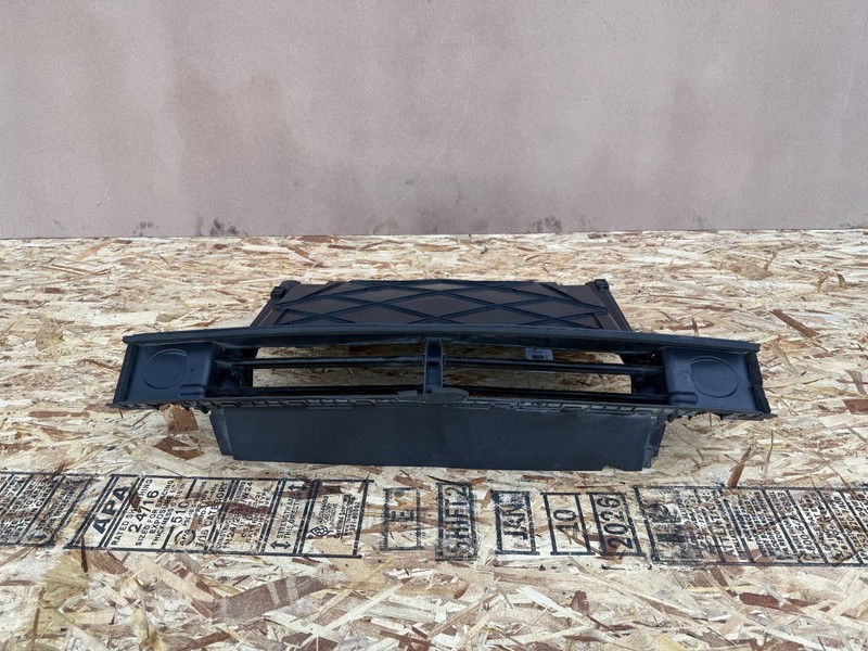 RIVIAN R1S R1T 2022-2024 OEM ACTIVE GRILLE SHUTTER ASSEMBLY PT00033708L