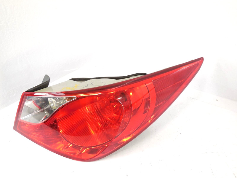 Hyundai Sonata Quarter Panel Tail Light Right VIN B or C 8th OEM 2011-2014