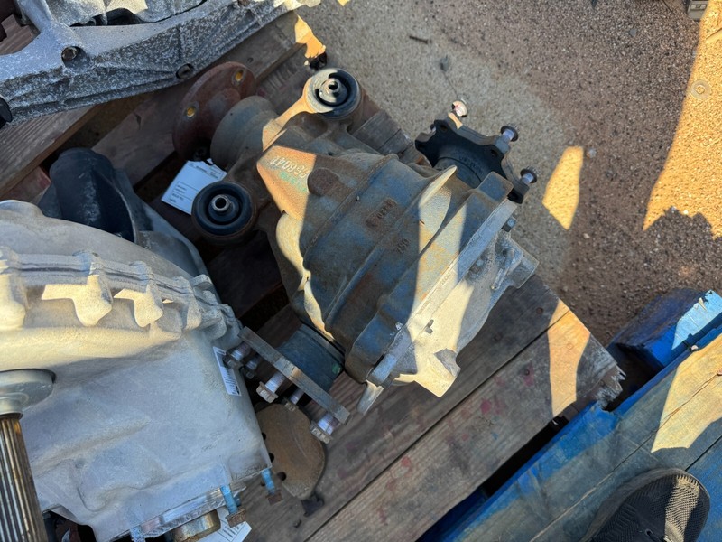 2011-2013 INFINITI QX56 REAR CARRIER DIFFERENTIAL ASSEMBLY 2.937 RATIO