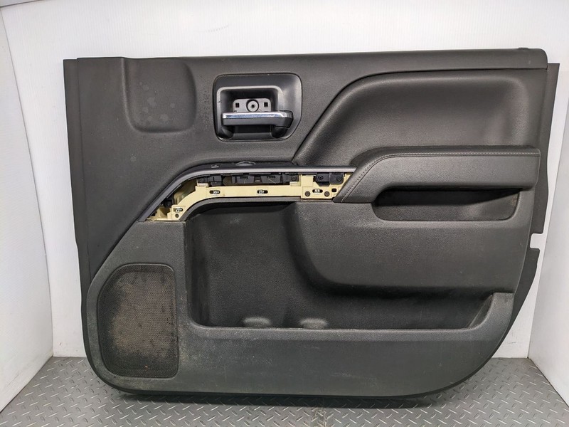 15-19 GM Truck Black Front Passenger Right RH Interior Door Trim Panel 1170106