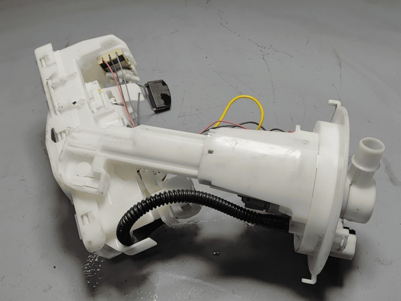 2019 - 2025 TOYOTA RAV4 HYBRID FUEL GAS TANK PUMP UNIT OEM DENSO