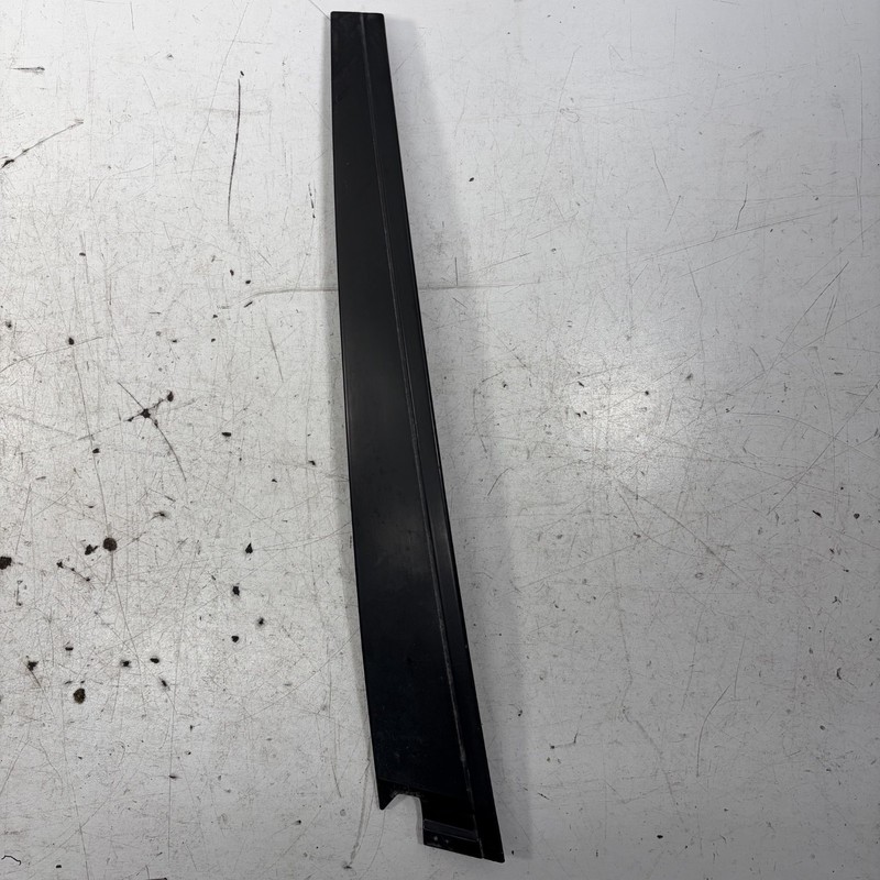 96-04 Acura RL Right Front Door Sash Molding Garnish Black 72430-SZ3-003 OEM
