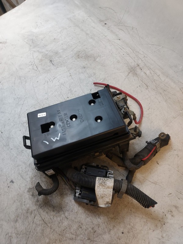 2006 Chevy Trailblazer Envoy 4.2 Fuse Junction Relay Box Module 15141557-4 OEM