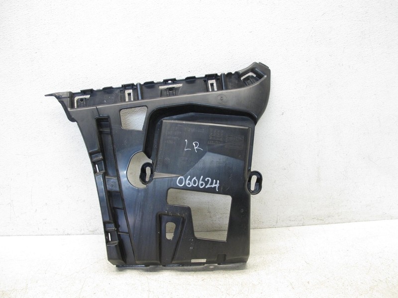 12-18 BMW F30 320i RWD xDRIVE SEDAN BUMPER GUIDE MOUNT BRACKET REAR LEFT 060624
