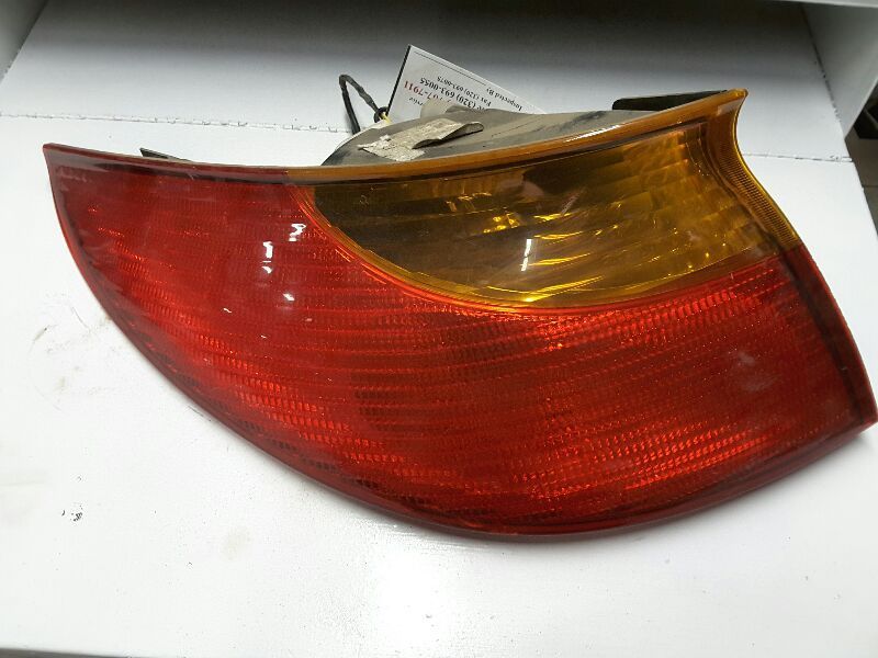 01 02 SATURN S SERIES COUPE L. TAIL LIGHT CPE QUARTER PANEL MOUNTED 68758