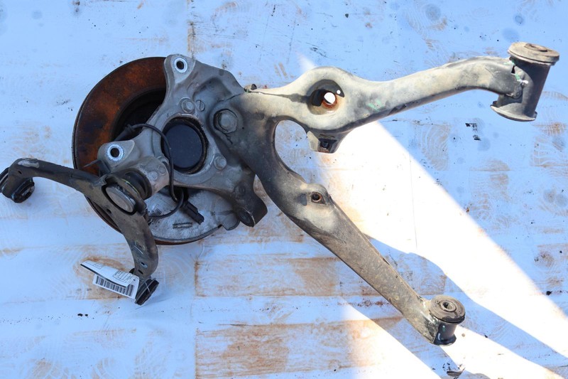 2016-2020 CHEVY TAHOE FRONT RIGHT PASSENGER SPINDLE KNUCKLE HUB ASSEMBLY OEM