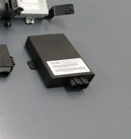 2014 12 - 18 Aston Martin V12 Vanquish Adaptive Damping Module #1697 L5