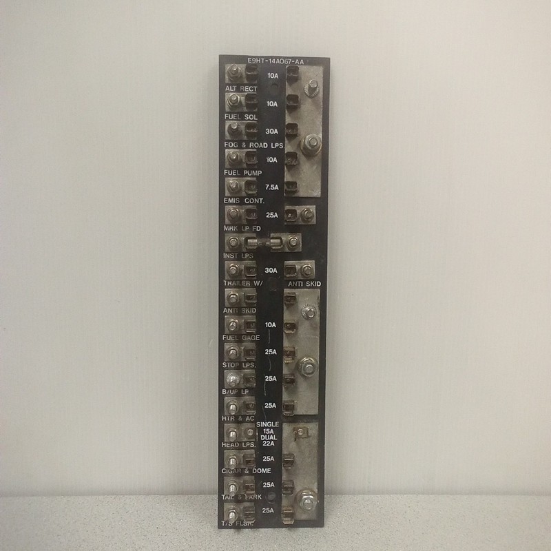 OEM Ford E9HT-14AO67-AA Fuse Junction Panel