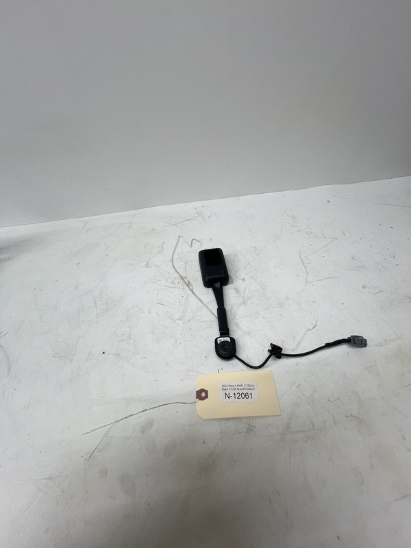 17-23 Tesla Y 3 FRONT RIGHT LEFT SEAT BELT SEATBELT BUCKLE 1090323-01 12061 B38