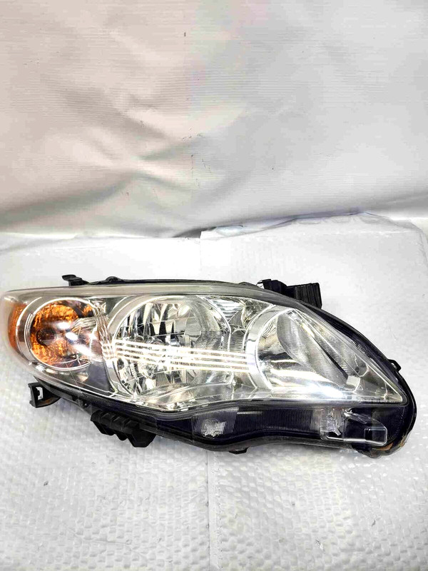 2011 Toyota Corolla RH Passenger Side Headlamp Assembly 8111002B50