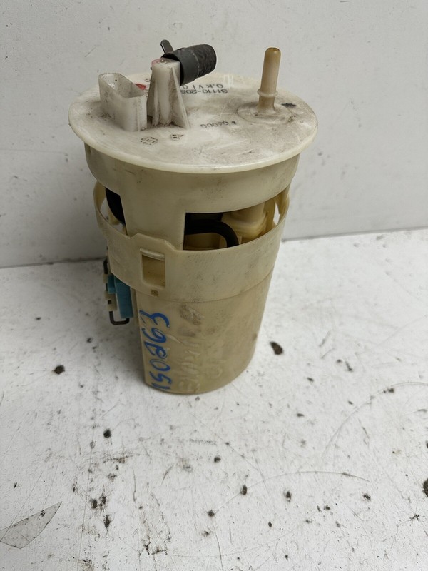 2001-2002 Hyundai Elentra 2.0L Fuel Gas Pump w Sending Unit & Bracket Oem