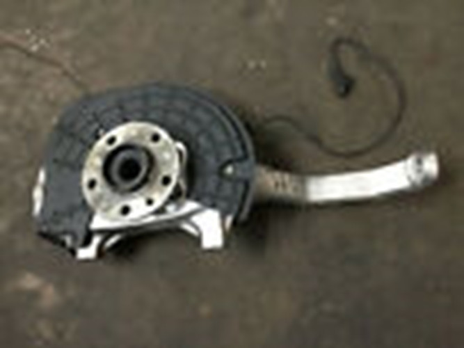 Maserati Quattroporte GTS RWD Front Right Wheel Knuckle Spindle 14-18 :A