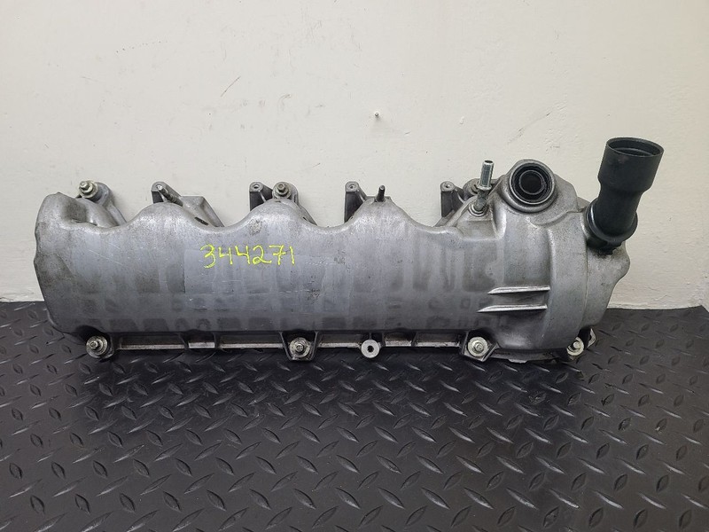 05-14 Ford Expedition 5.4L Right Passenger Valve Cover OEM 9L1Z-6582-D