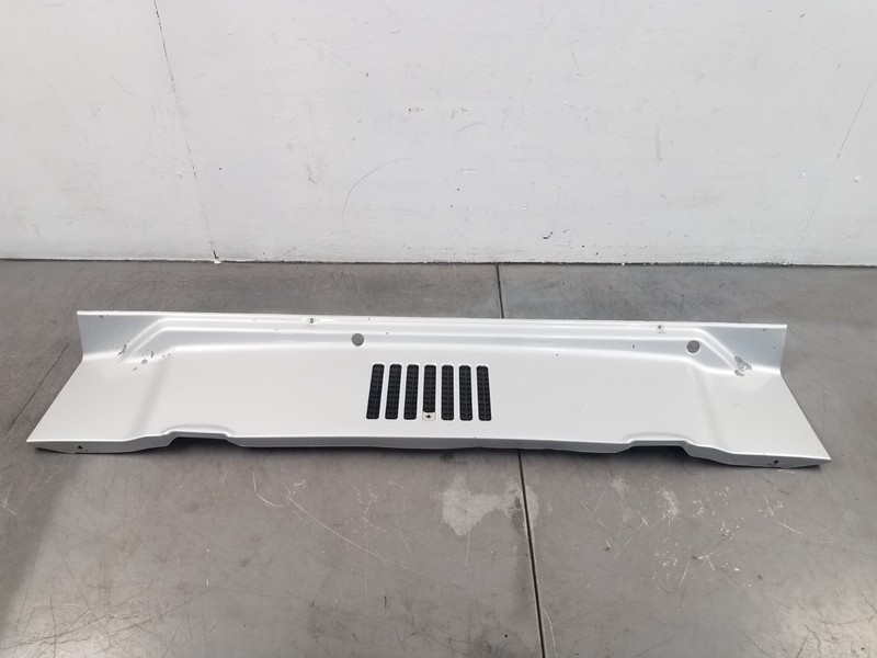 2004 Jeep Wrangler TJ Rubicon 4x4 Hood Cowl Vent Panel #7299 G4