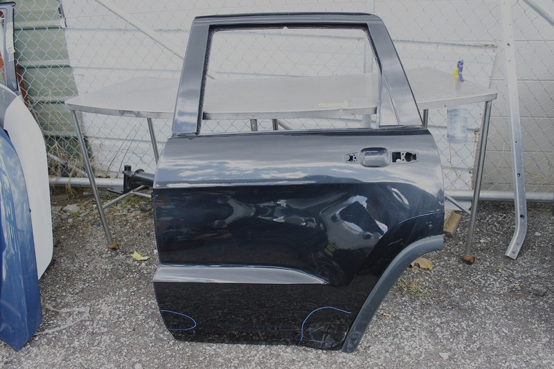 2015-2024 NISSAN MURNAO LEFT DRIVER SIDE REAR DOOR SHELL NICE OEM