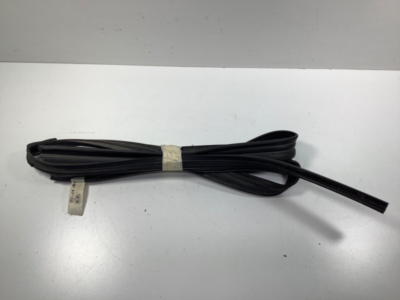 07-11 Honda CR-V Right Front Door Channel Molding 72235-SWA-A02 OEM