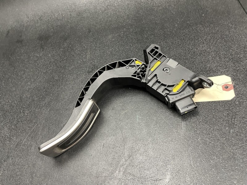 Gas Accelerator Pedal 2019 Audi S5 Coupe 8W1723523A 2018 2020 2021 2022
