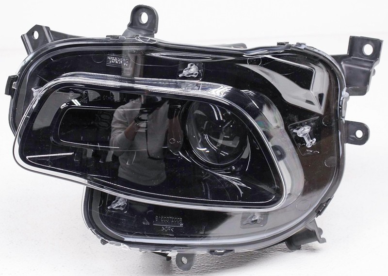 OEM Jeep Cherokee Left Halogen Headlamp 68102847AD - Low Outer Tab Missing