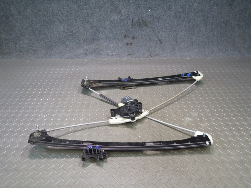 2015-2018 PORSCHE MACAN FRONT LEFT DOOR WINDOW REGULATOR W/ MOTOR 95B837461