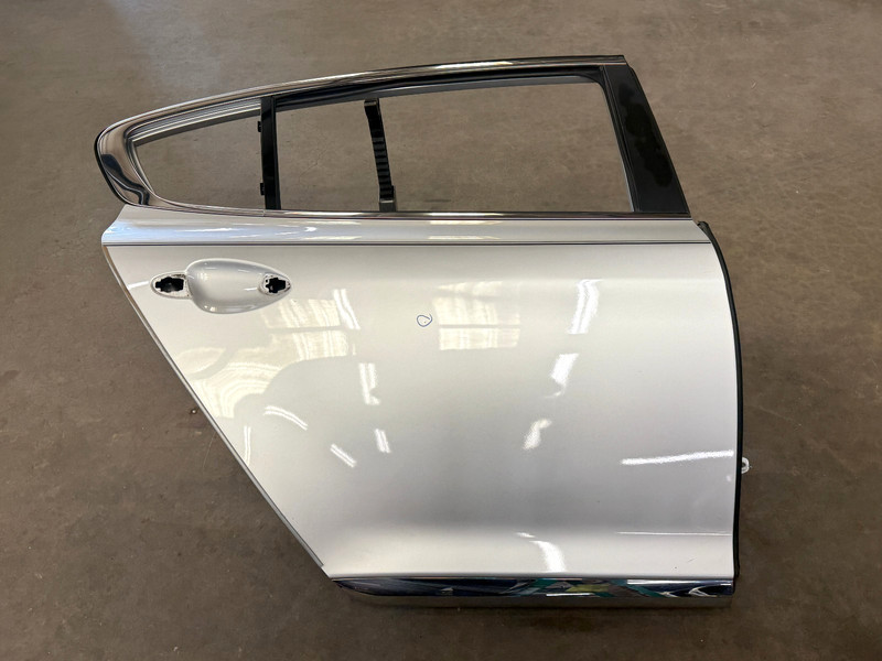 ⭐2015-2017 KIA K900 REAR RIGHT PASSENGER SIDE DOOR PANEL COVER SHELL OEM LOT2727
