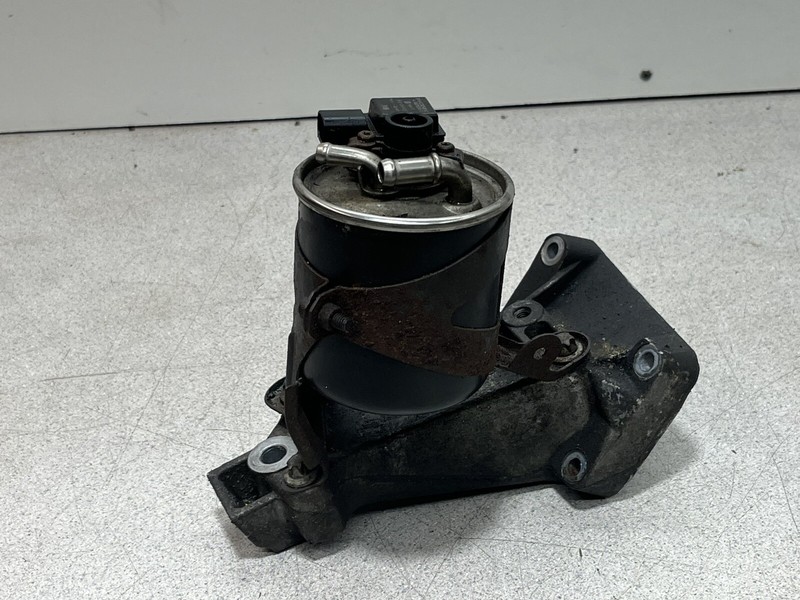 04-06 Mercedes Dodge Sprinter T1N 2.7L OM647 Left Driver Side Engine Motor Mount