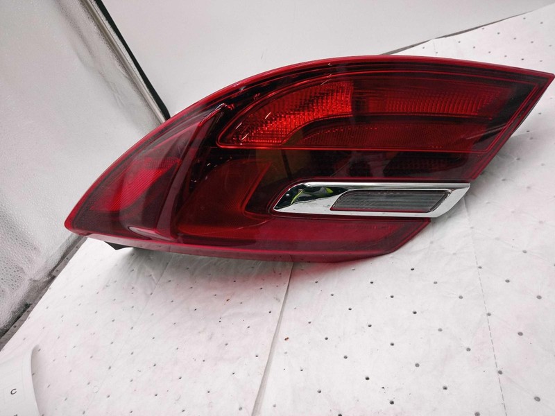 2015 Buick Regal Right Tail Light Assembly Black OEM Used 117K Miles