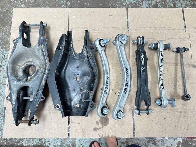 08-15 Mercedes W204 C-class REAR LEFT SUSPENSION CONTROL ARM SET OEM