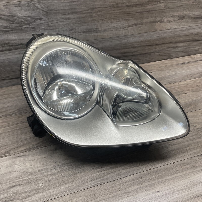 Right Passenger Side HeadLight Halogen Lamp2003-06 Porsche Cayenne OEM RF RH