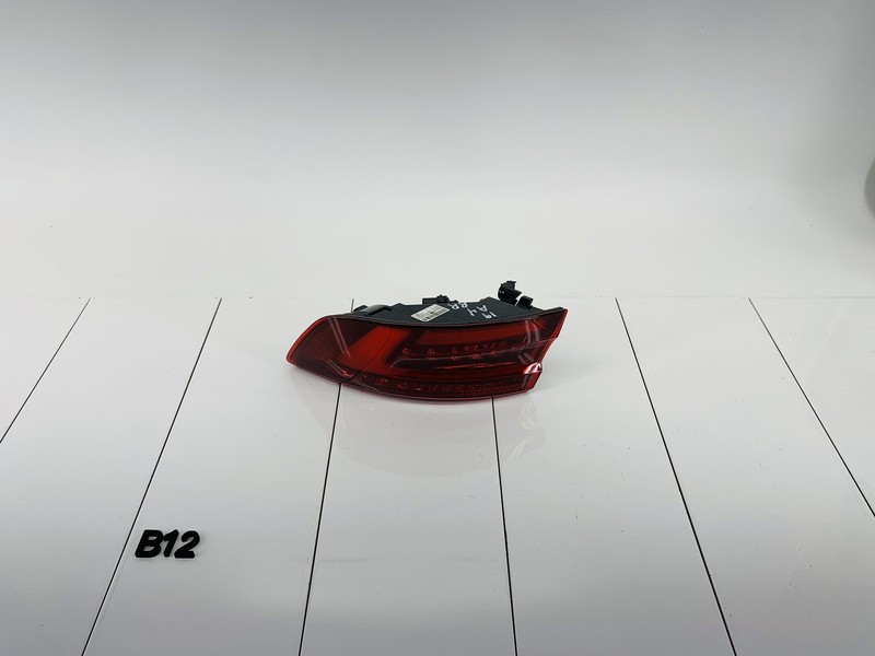17-19 AUDI A4 B9 REAR RIGHT PASSENGER SIDE OUTER TAIL LIGHT BRAKE STOP LAMP OEM