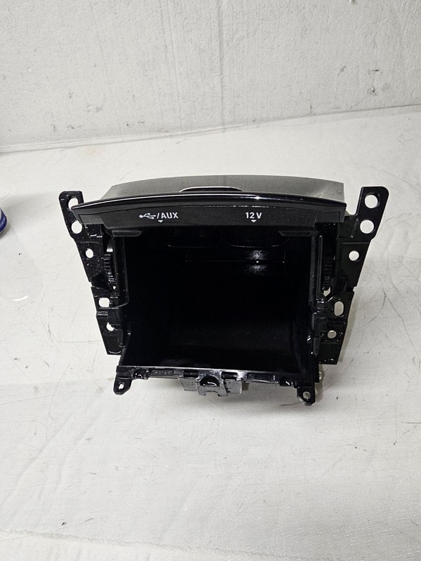 13523018 USB Charger Port AUX JackGM Chevrolet Buick 13519224 Cubby Console